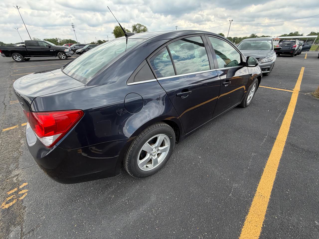 Used 2014 Chevrolet Cruze LT FWD image 2