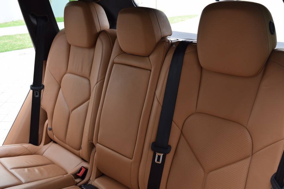 Used 2013 Porsche Cayenne Diesel AWD/4WD image 44