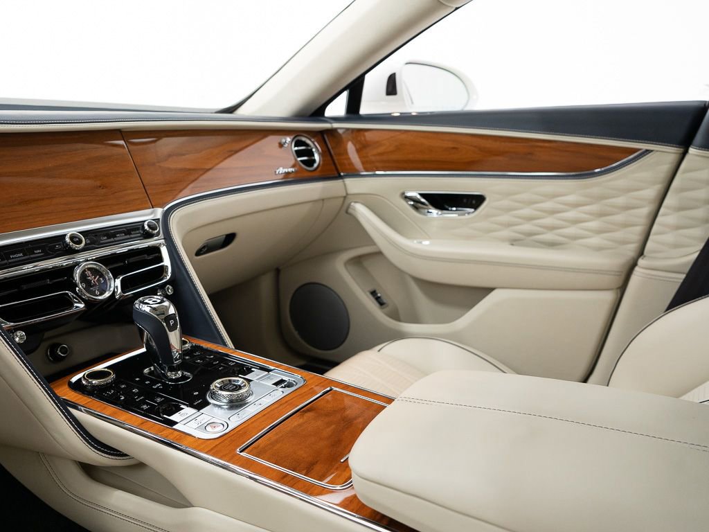 Certified 2024 Bentley Flying Spur Azure AWD/4WD image 30