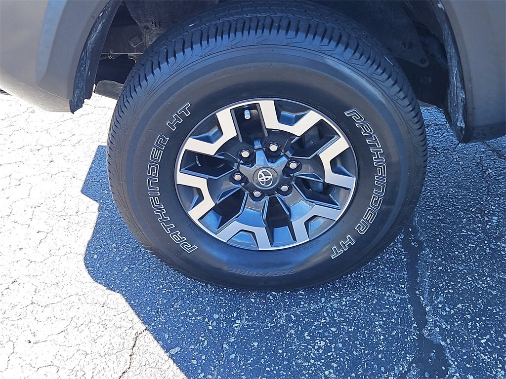 Used 2021 Toyota Tacoma TRD Off-Road image 10