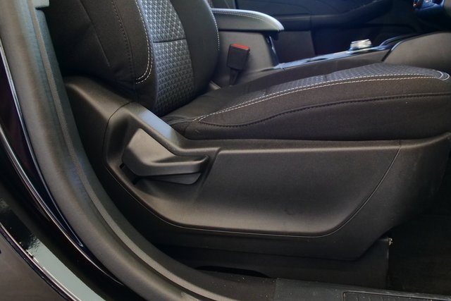 Used 2023 Ford Escape Active image 17