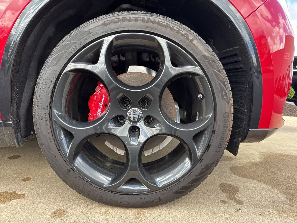 Used 2024 Alfa Romeo Stelvio Veloce image 24