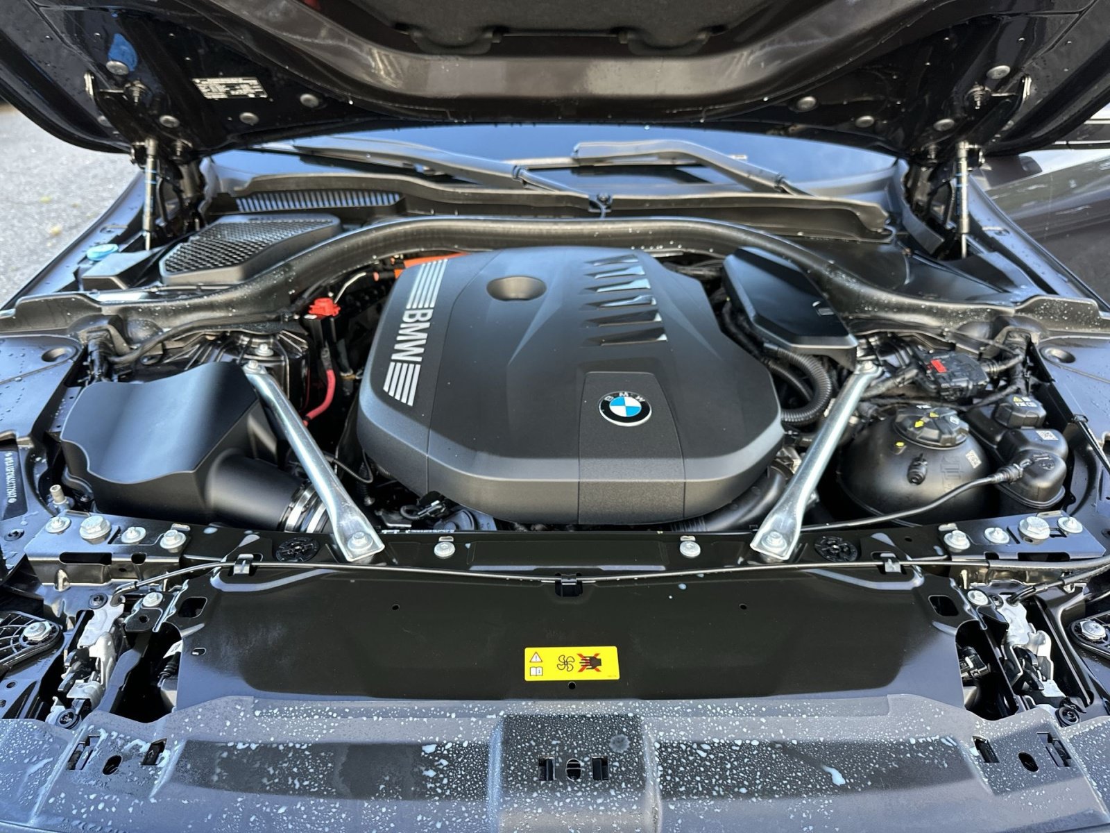 Used 2025 BMW 550e xDrive w/ Executive Package AWD/4WD image 29