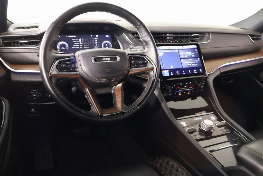 Used 2023 Jeep Grand Cherokee L Summit w/ Luxury Tech Group V image 2