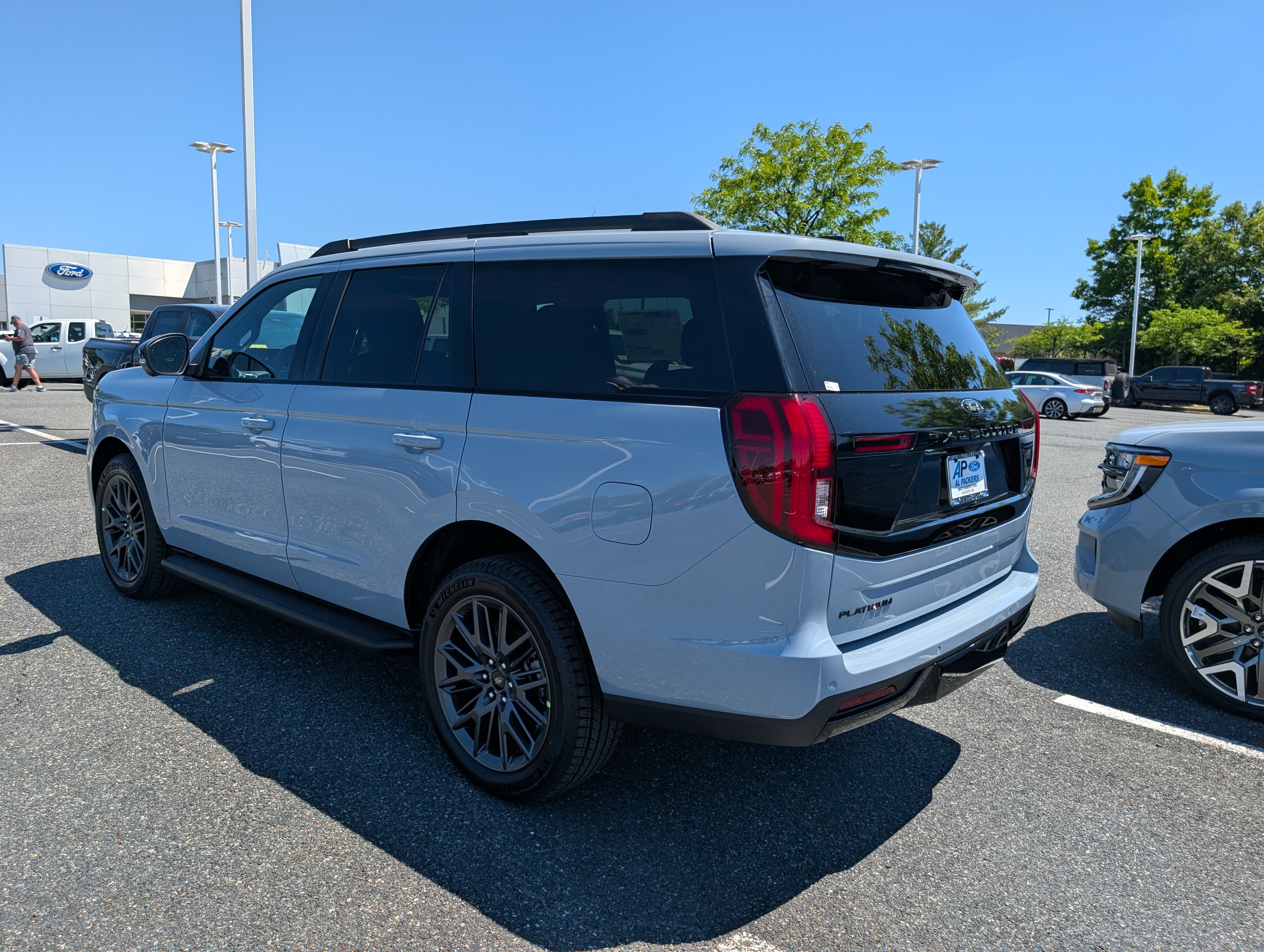 New 2026 Ford Expedition Platinum w/ Stealth Appearance Package AWD/4WD image 3