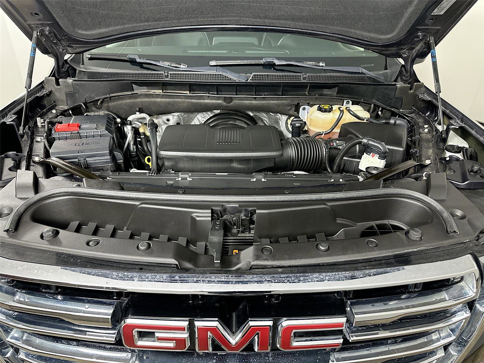 Used 2023 GMC Yukon SLT image 33