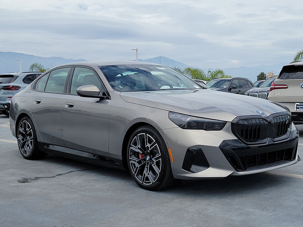 New 2027 BMW i5 M60 w/ M Sport Package RWD image 4