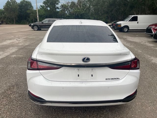 Used 2022 Lexus ES 300h F Sport w/ Accessory Package 2 FWD image 3