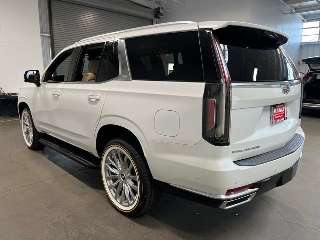 Used 2023 Cadillac Escalade Premium Luxury w/ Performance Package AWD/4WD image 5