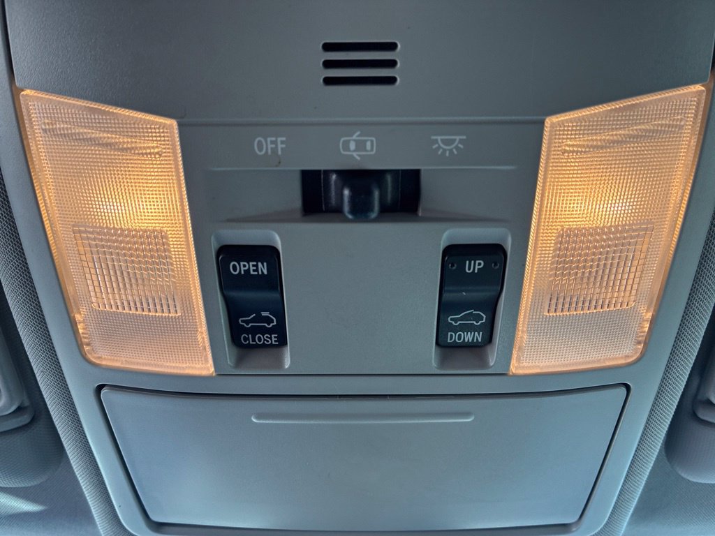 Used 2018 Toyota RAV4 XLE w/ Plus Extra Value Package AWD/4WD image 19