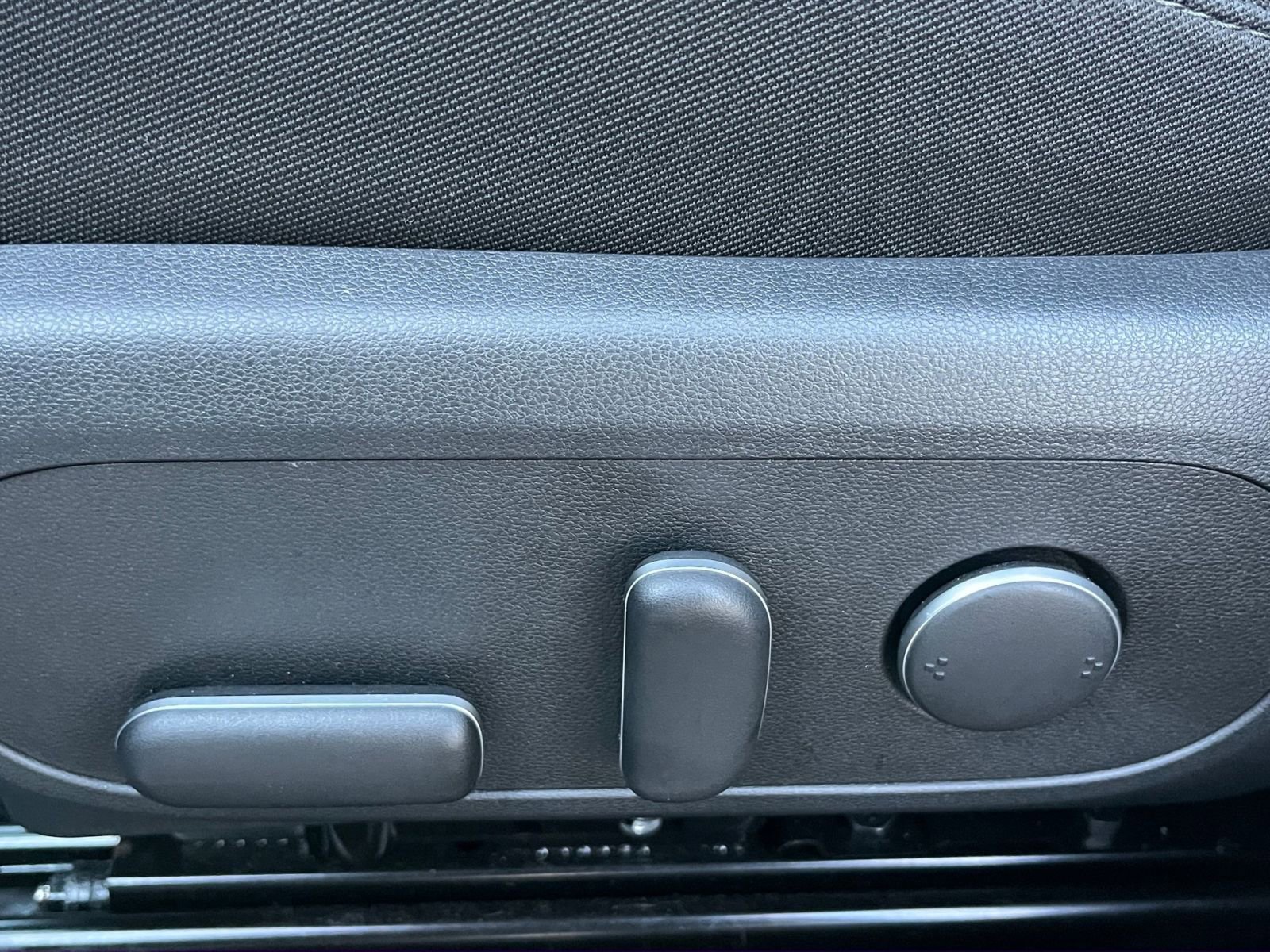 Used 2025 Hyundai Kona SEL image 23