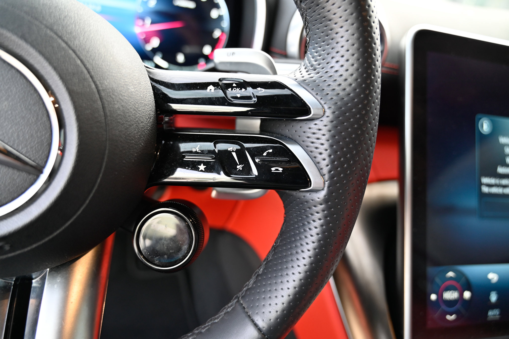 Used 2024 Mercedes-Benz SL 63 AMG 4MATIC image 26