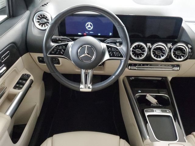 Used 2025 Mercedes-Benz GLA 250 4MATIC image 15