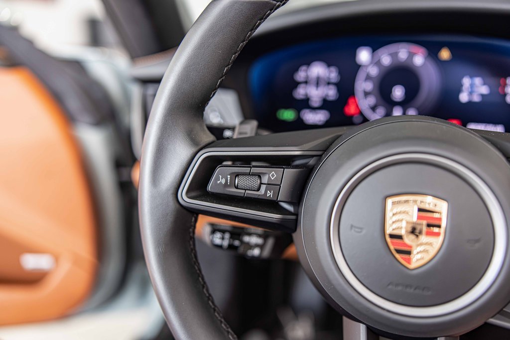 Used 2025 Porsche 911 Carrera image 24