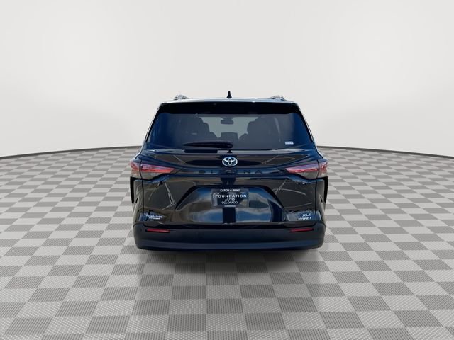 Used 2022 Toyota Sienna XLE w/ XLE Plus Package image 8