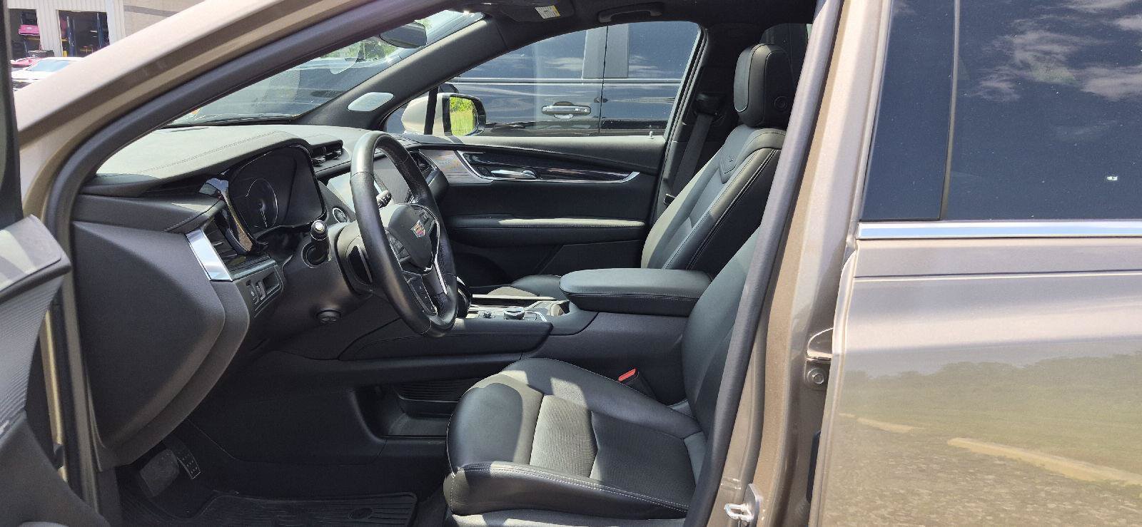 Certified 2023 Cadillac XT5 Premium Luxury AWD/4WD image 6