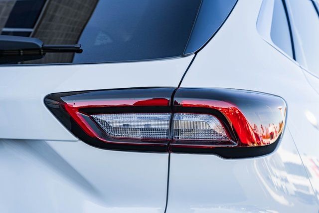 New 2026 Ford Escape SE w/ Class II Trailer Tow Package image 10