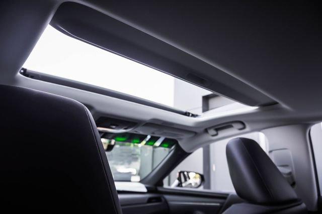 Certified 2022 Lexus ES 350 w/ Premium Package FWD image 22