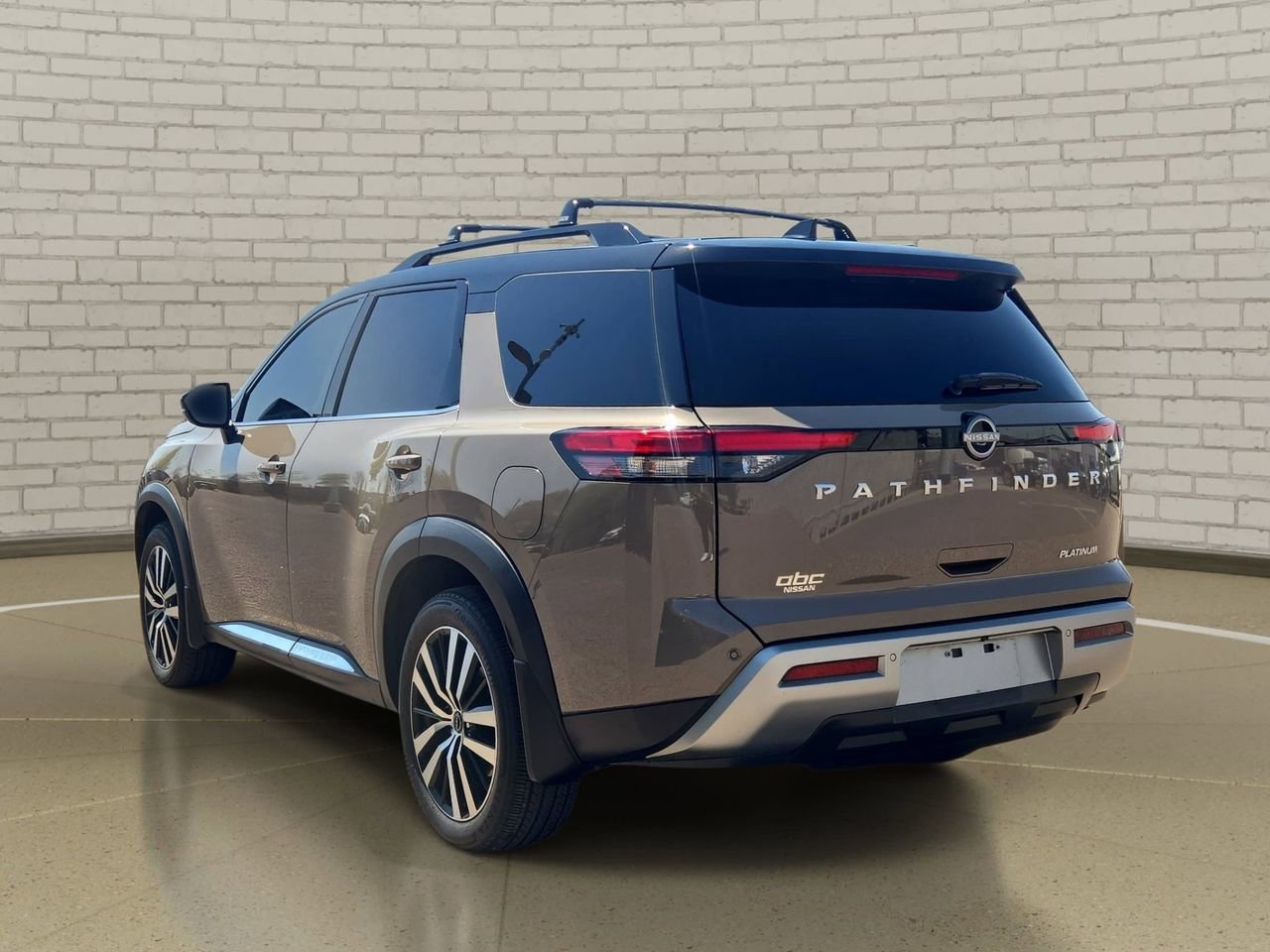 Used 2024 Nissan Pathfinder Platinum w/ Cargo Package FWD image 7