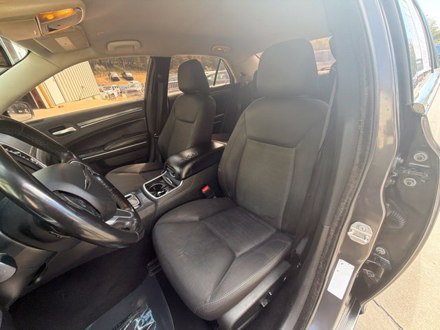 Used 2020 Chrysler 300 Touring w/ Sport Appearance Package RWD image 20