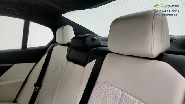 Used 2025 BMW i5 eDrive40i RWD image 46