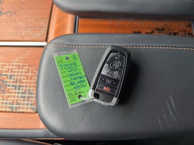 Used 2025 Lincoln Navigator L Black Label image 71