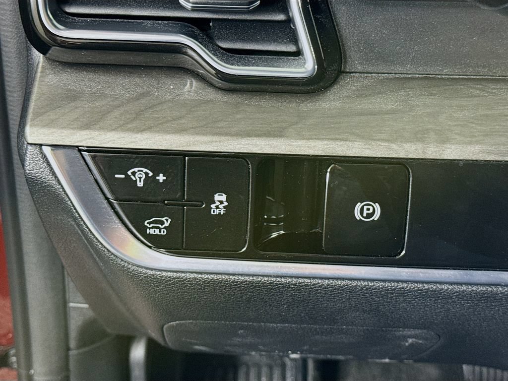 Certified 2025 Kia Sportage X-Line w/ Premium Package AWD/4WD image 21