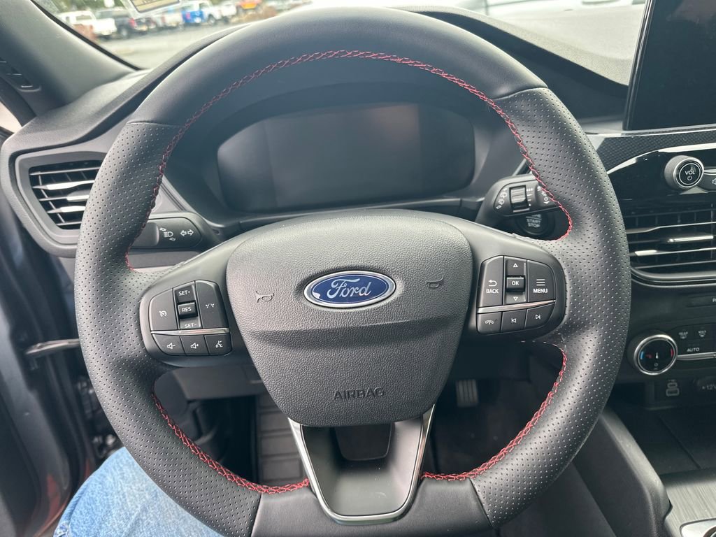 Used 2025 Ford Escape ST-Line AWD/4WD image 14