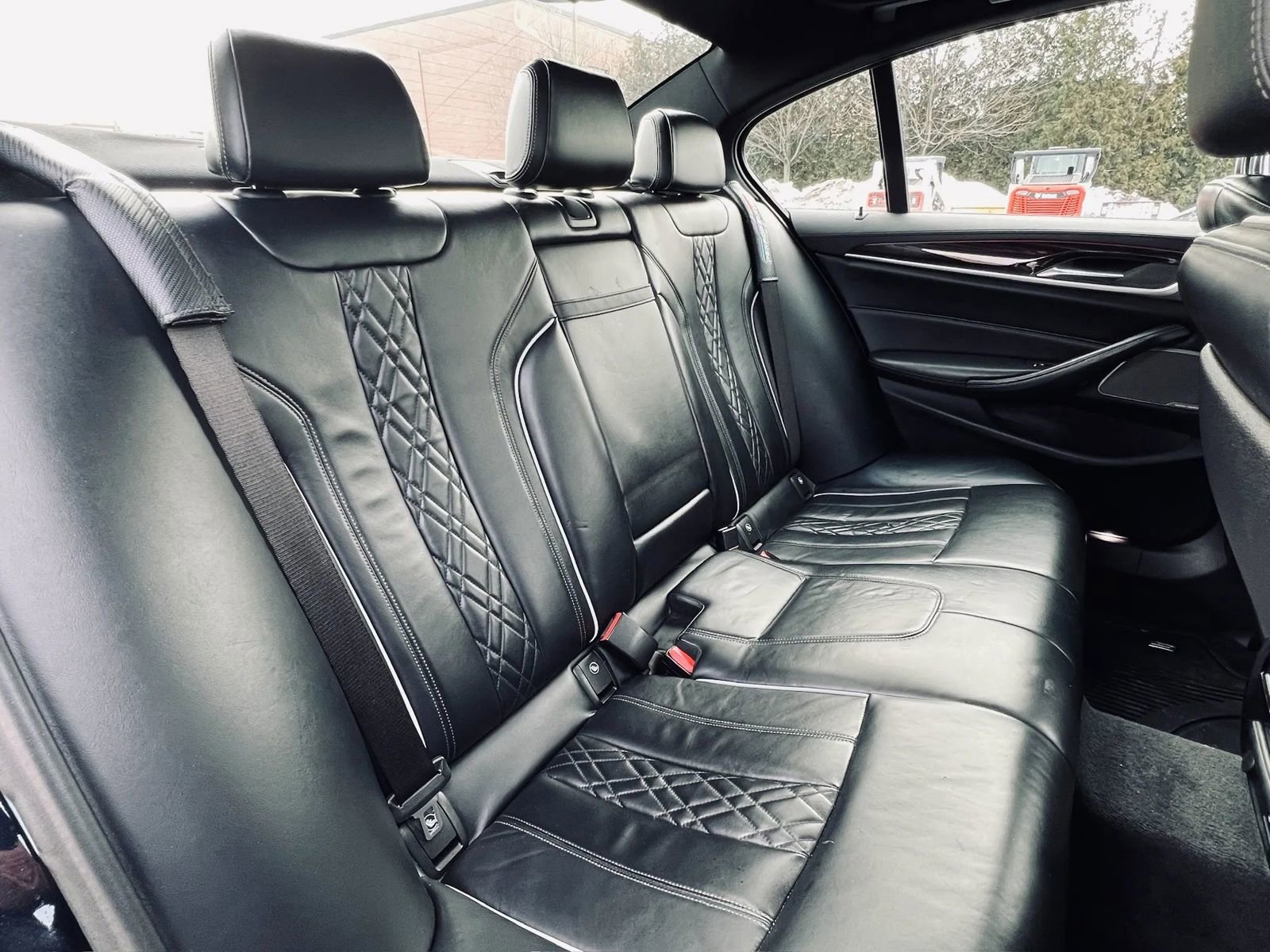 Used 2020 BMW M550i xDrive w/ Premium Package image 23