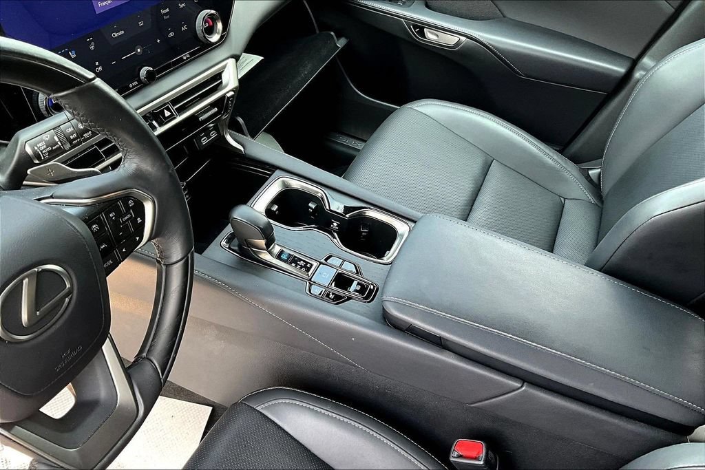 Used 2023 Lexus RX 350 Premium w/ Accessory Package AWD/4WD image 18