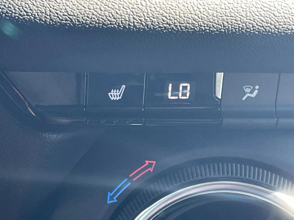 Used 2025 Chevrolet Blazer LT w/ Convenience Package image 23