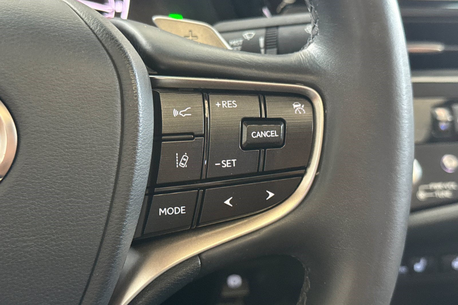 Certified 2024 Lexus ES 300h w/ Premium Package FWD image 30