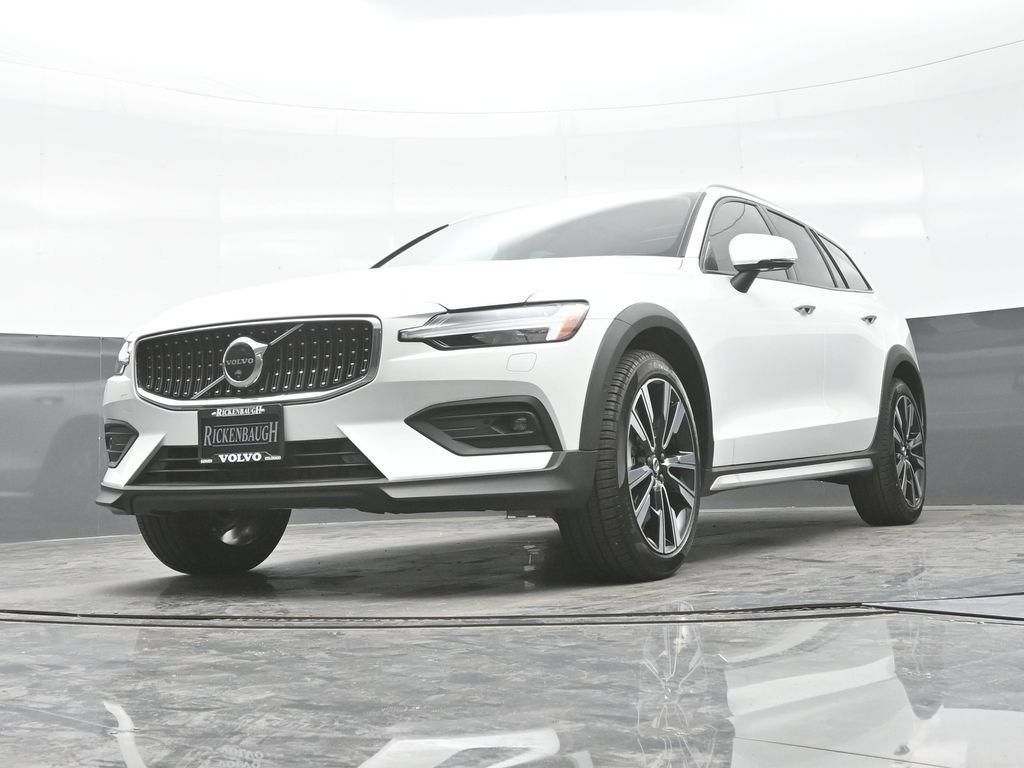 New 2026 Volvo V60 B5 Cross Country Ultra w/ Climate Package AWD/4WD image 25