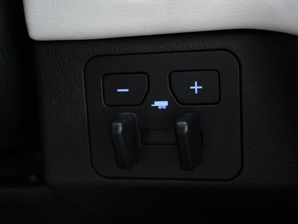 Used 2023 Toyota Sequoia Capstone AWD/4WD image 26
