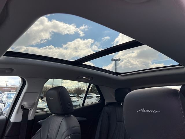 Certified 2025 Buick Envision Avenir AWD/4WD image 22