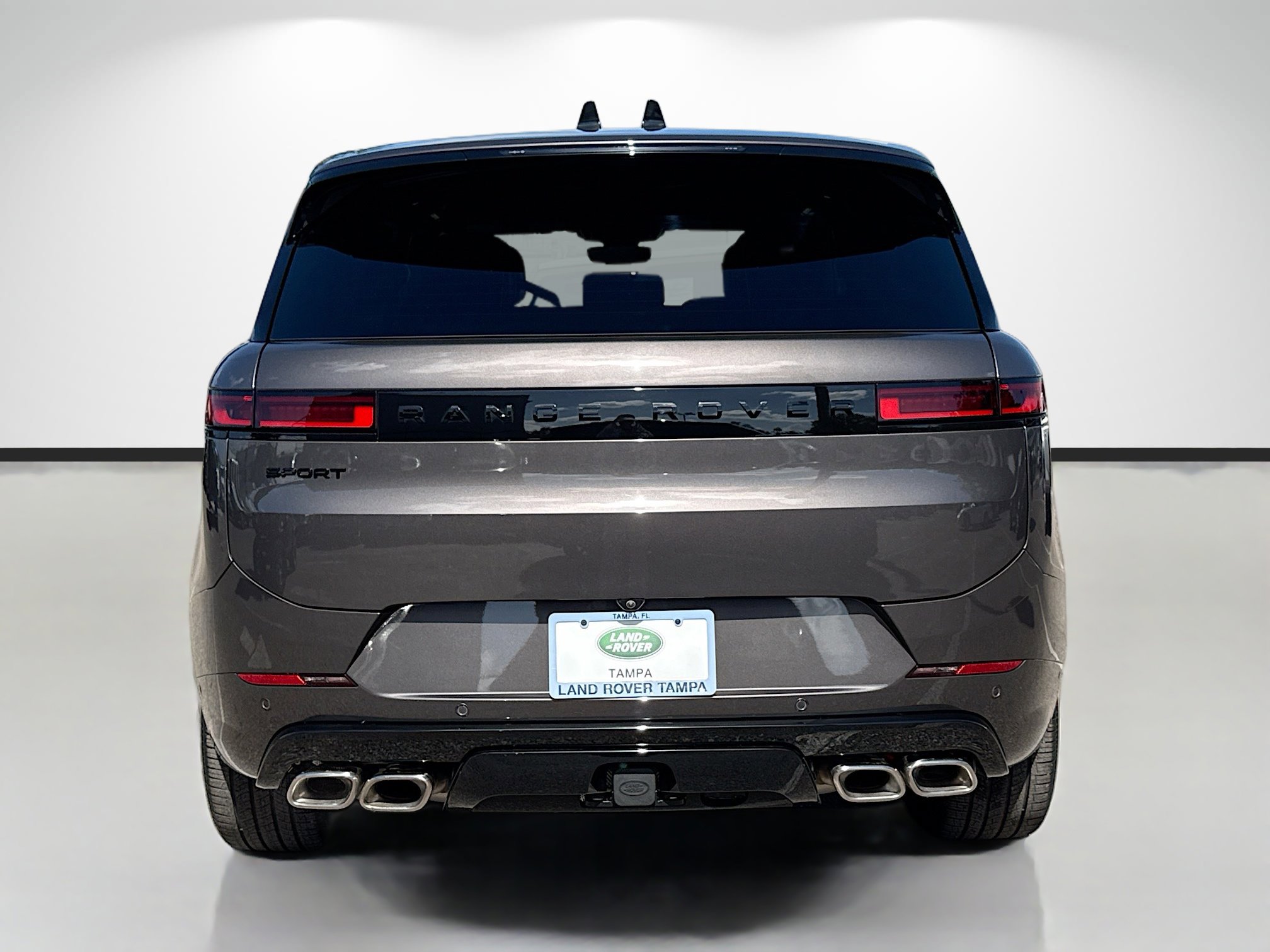 Used 2025 Land Rover Range Rover Sport Dynamic SE image 4