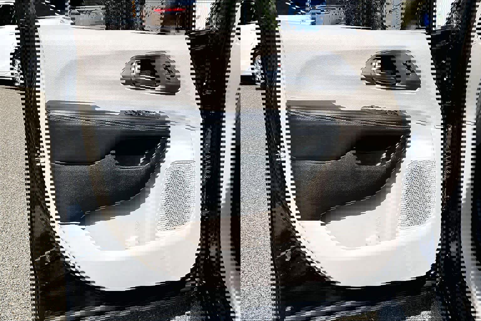 Used 2024 Chrysler Pacifica Touring-L image 21