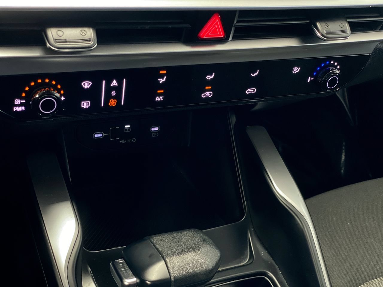 Certified 2024 Kia Sorento LX FWD image 23