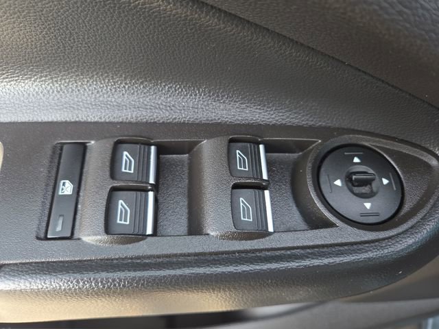 Used 2019 Ford Escape SE image 17