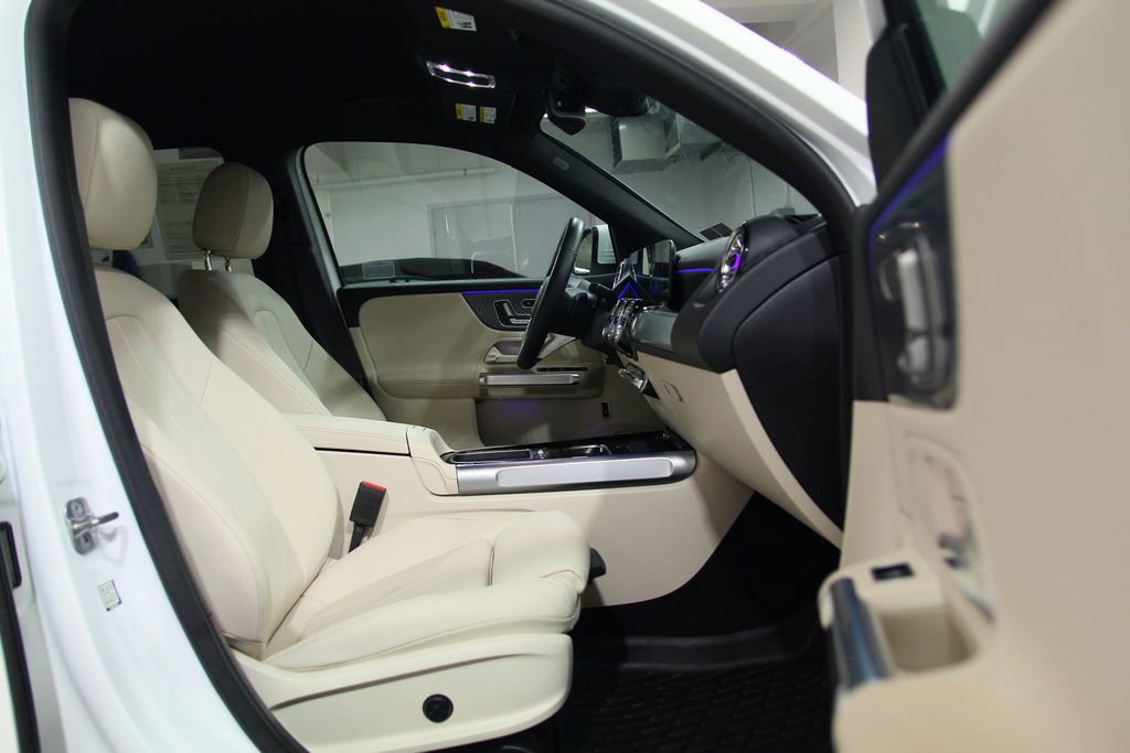 Certified 2025 Mercedes-Benz GLB 250 4MATIC image 22