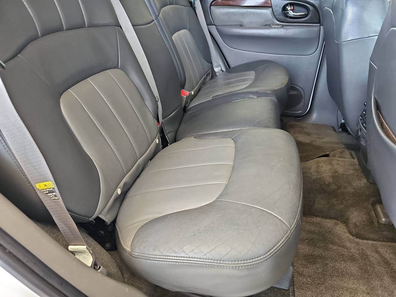 Used 2004 GMC Envoy SLT AWD/4WD image 18