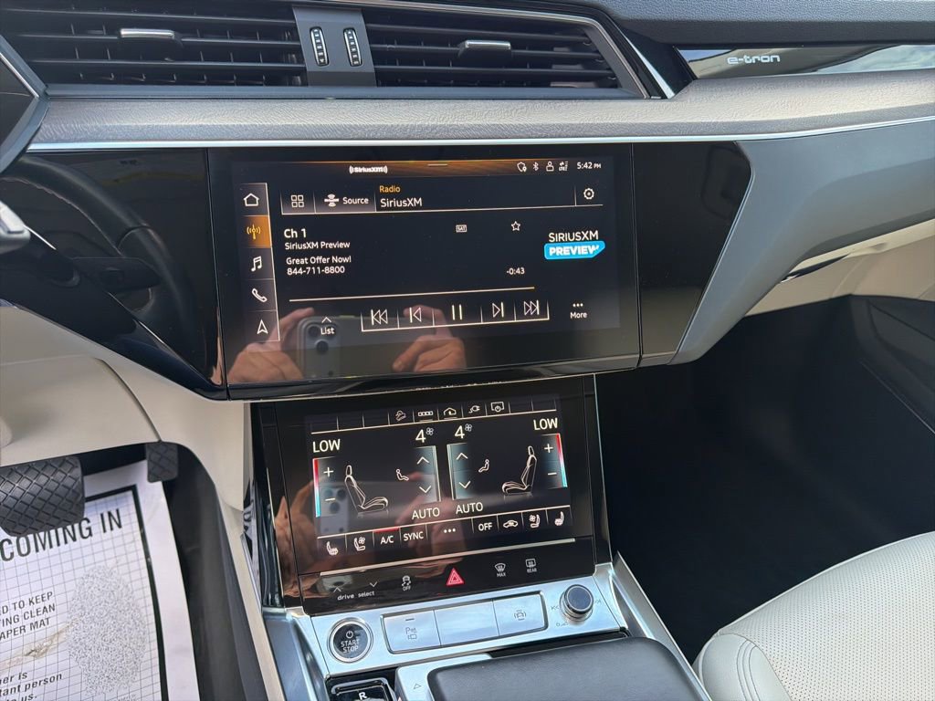 Used 2024 Audi Q8 e-tron Premium Plus w/ Premium Plus Package AWD/4WD image 16