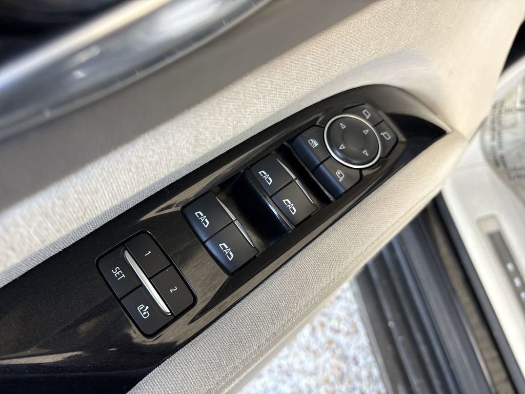 Certified 2022 Cadillac Escalade ESV Premium Luxury Platinum w/ Heavy-Duty Trailer Package image 24