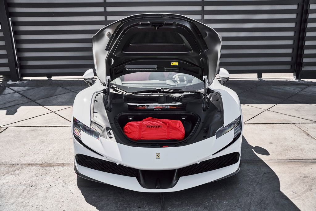 Used 2024 Ferrari SF90 Spider image 19