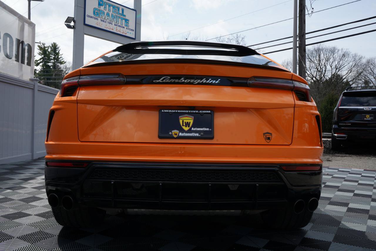 Used 2022 Lamborghini Urus AWD/4WD image 8