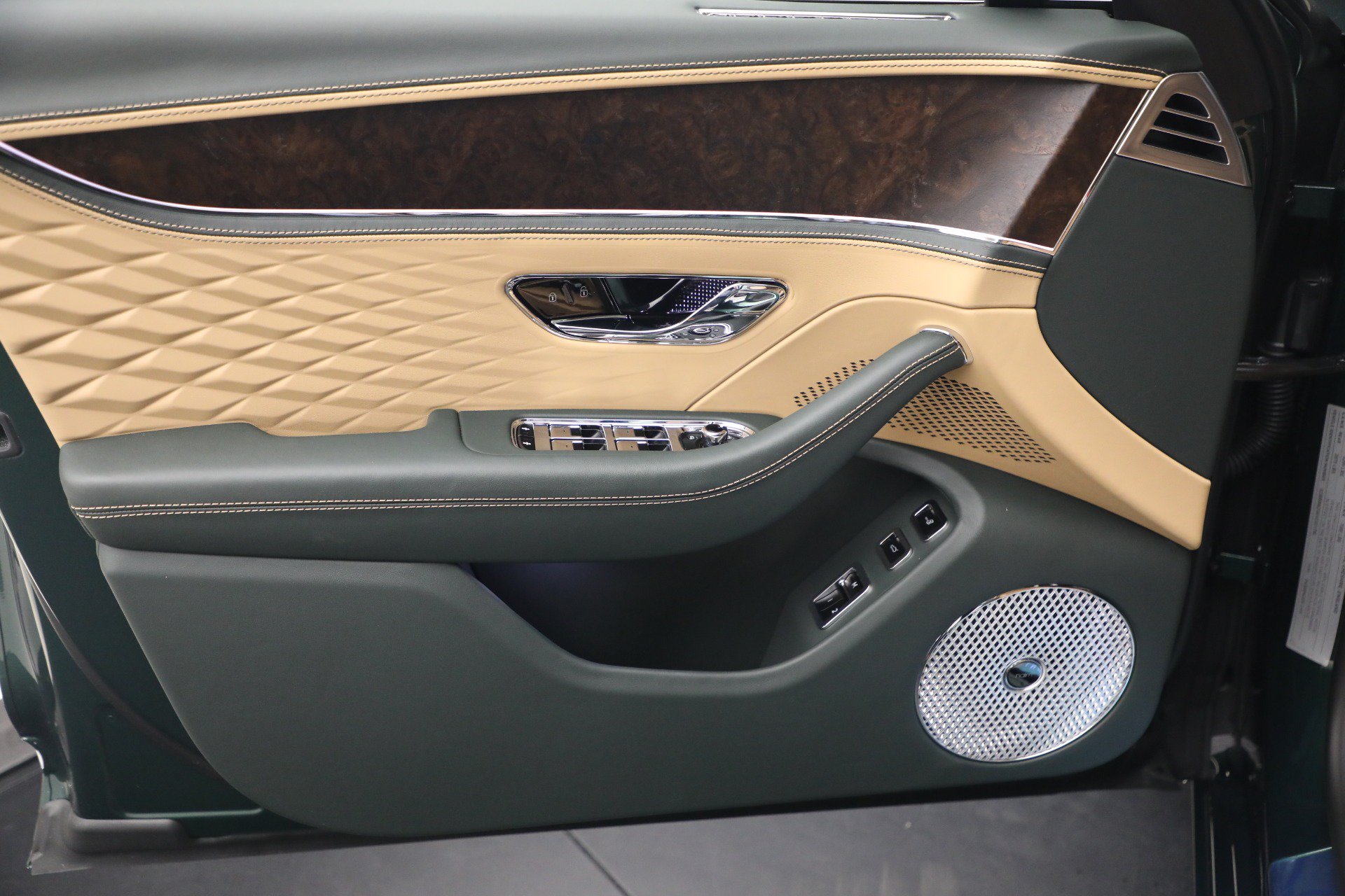 New 2027 Bentley Flying Spur AWD/4WD image 17