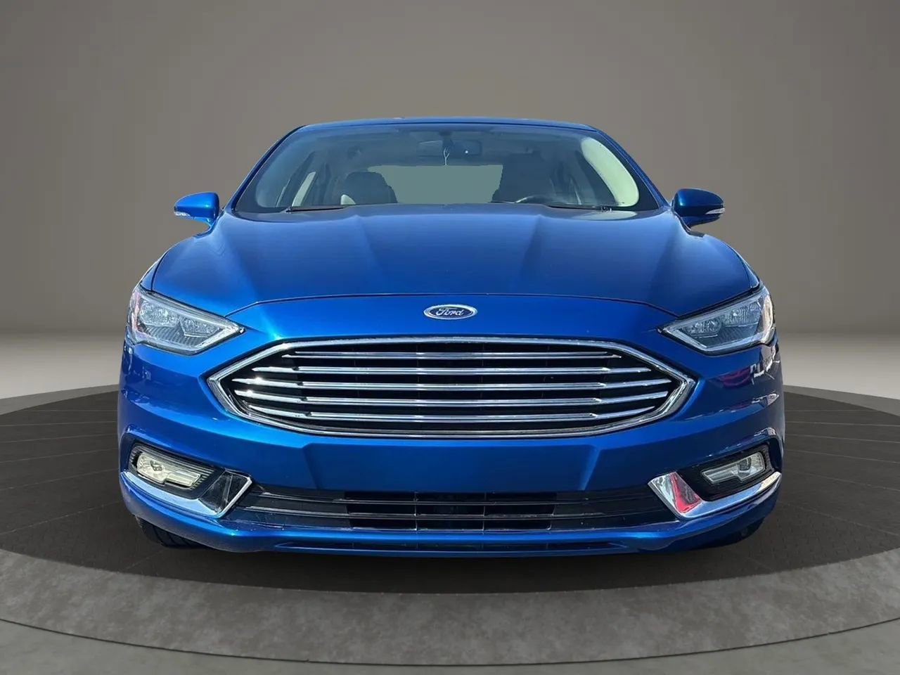 Used 2017 Ford Fusion SE w/ Fusion SE Technology Package image 4