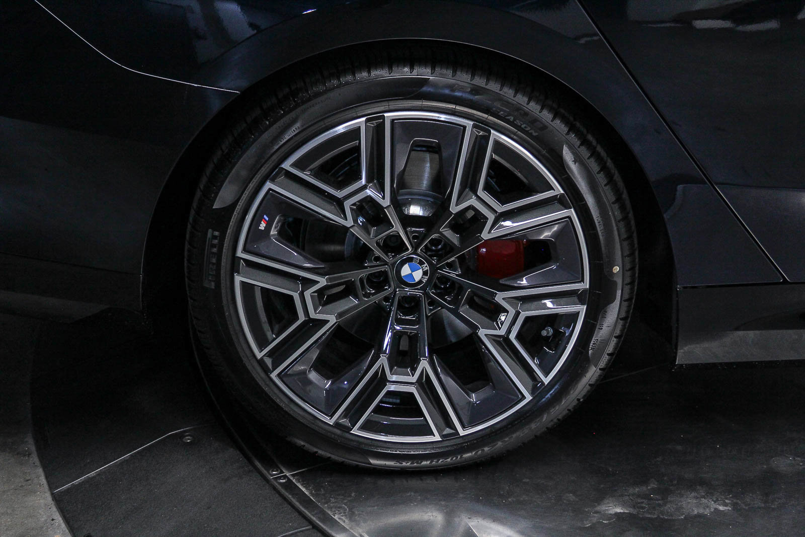 New 2026 BMW i5 eDrive40 w/ M Sport Package image 8