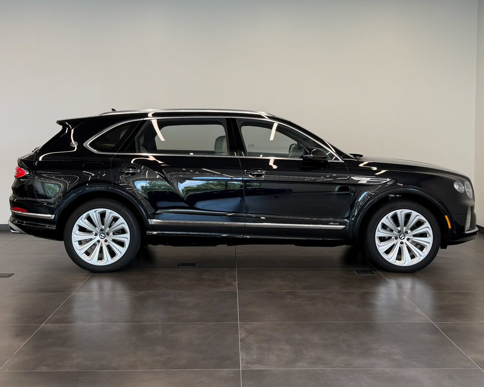 New 2026 Bentley Bentayga Extended Wheelbase AWD/4WD image 5