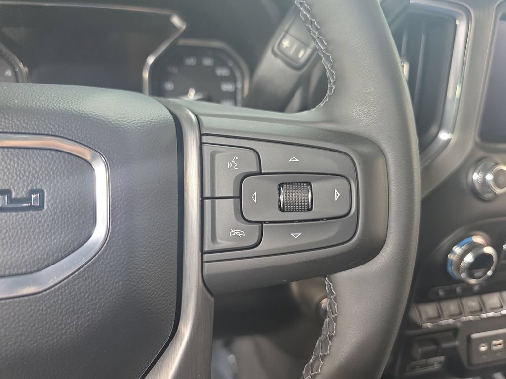 Used 2023 GMC Sierra 2500 Denali w/ Denali Black Diamond Edition AWD/4WD image 17